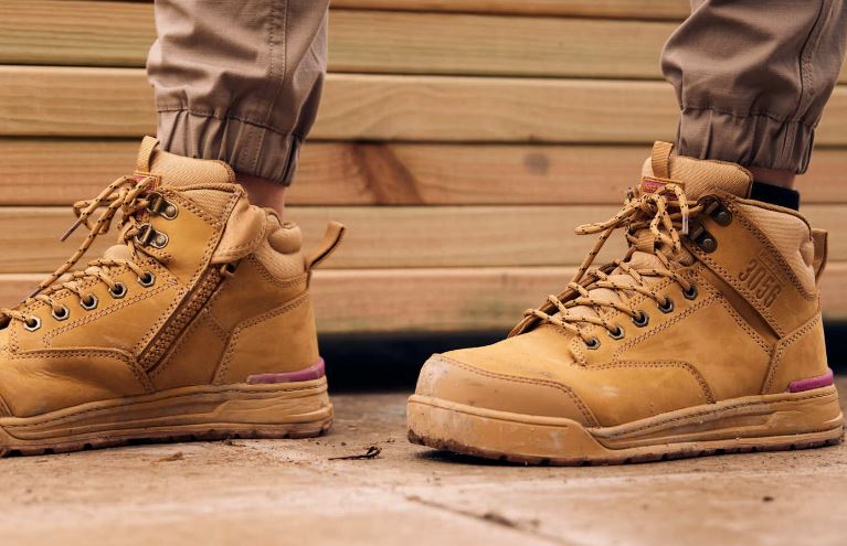 How to choose new work boots to maximise comfort and fit